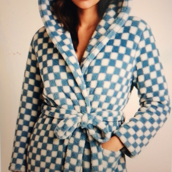 MINKY COUTURE DESIGNER ROBE BLUE AND WHITE CHECKERED WITH HOOD - Picture 3 of 3